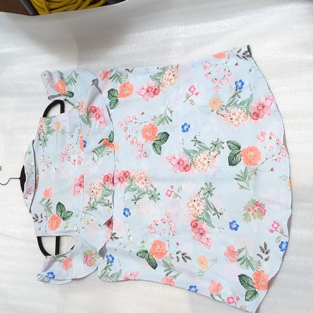 Express Women's Cold Shoulder Light Blue Floral Top Size Large - Picture 4 of 10